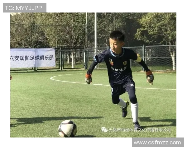 追逐绿茵场上的梦想与激情足球少年心中的不灭信念与希望